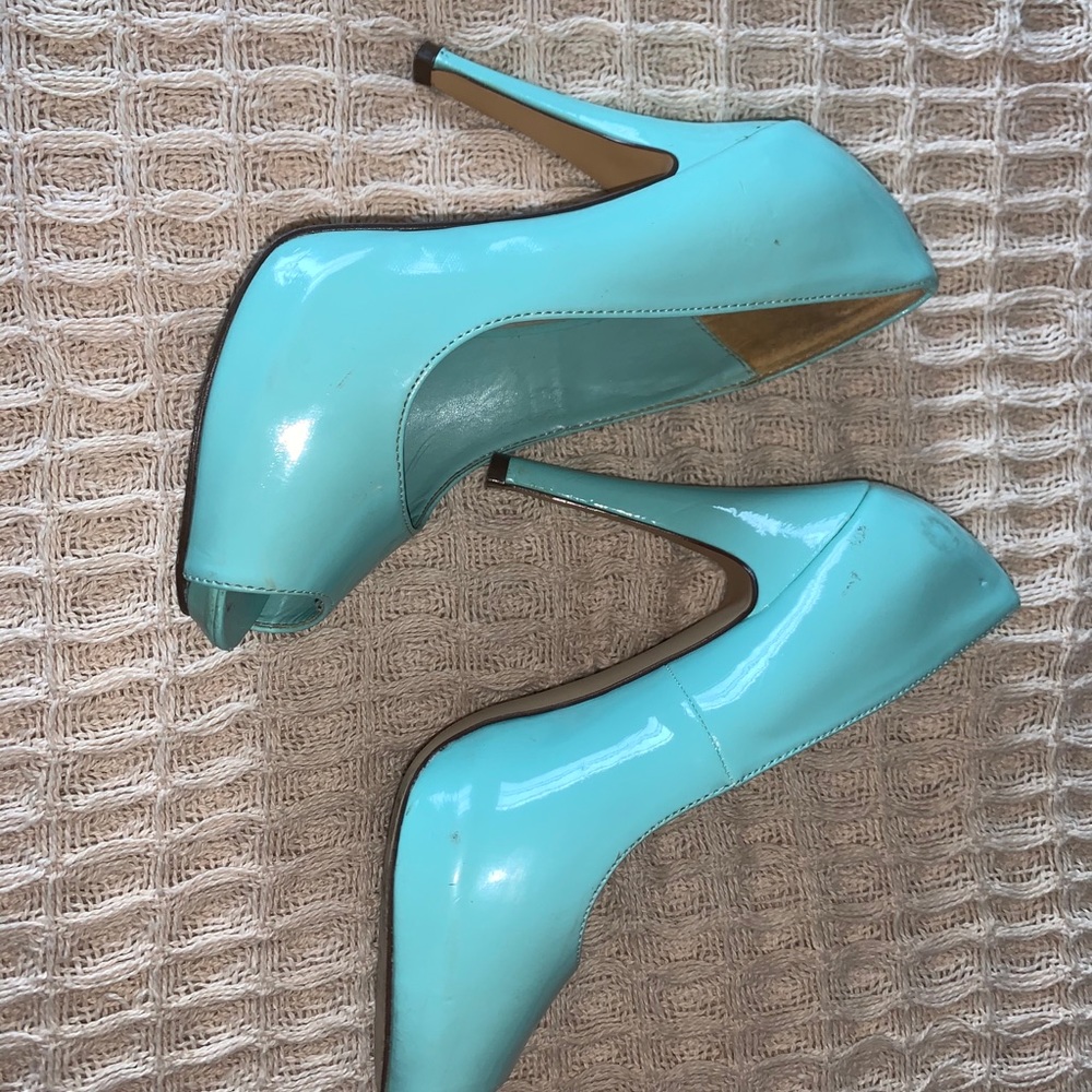 Adorable vintage looking mint heels - Picture 3 of 3
